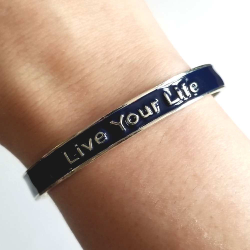 AEO Live Your Life bracelet American Eagle Outfitters blue enamel bangle silver
